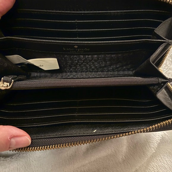 New without tag KATE SPADE zip around wallet. - Picture 5 of 11